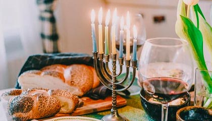 微密圈深度揭秘：内幕风波背后，当事人在公司会议室的角色疯狂令人意外